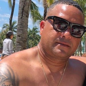 Meet your Posher, Michel